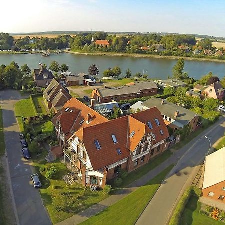 Kanalvilla - Urlaub Am Nord-Ostseekanal - Zwei Ferienwohnungen Im Angebot- Eine Im Dachgeschoss Und Eine Wohnung Mit Garten Sehestedt  Εξωτερικό φωτογραφία
