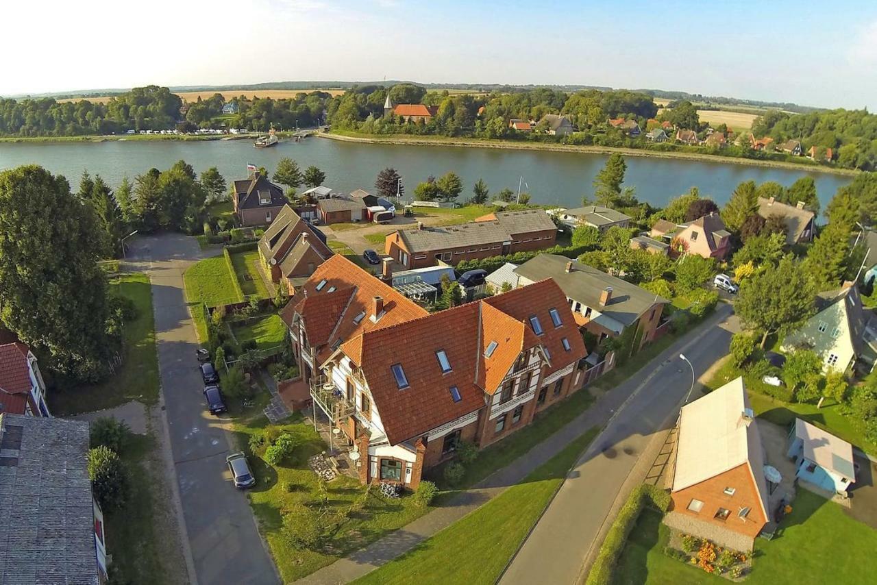 Kanalvilla - Urlaub Am Nord-Ostseekanal - Zwei Ferienwohnungen Im Angebot- Eine Im Dachgeschoss Und Eine Wohnung Mit Garten Sehestedt  Εξωτερικό φωτογραφία