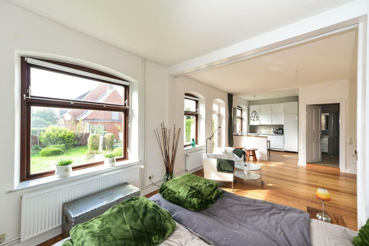 Kanalvilla - Urlaub Am Nord-Ostseekanal - Zwei Ferienwohnungen Im Angebot- Eine Im Dachgeschoss Und Eine Wohnung Mit Garten Sehestedt  Εξωτερικό φωτογραφία