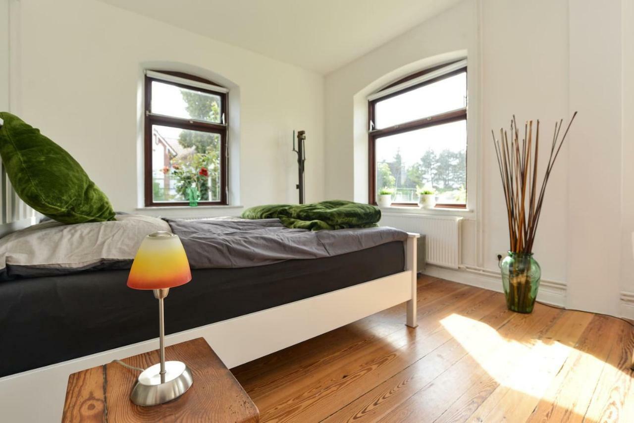 Kanalvilla - Urlaub Am Nord-Ostseekanal - Zwei Ferienwohnungen Im Angebot- Eine Im Dachgeschoss Und Eine Wohnung Mit Garten Sehestedt  Εξωτερικό φωτογραφία