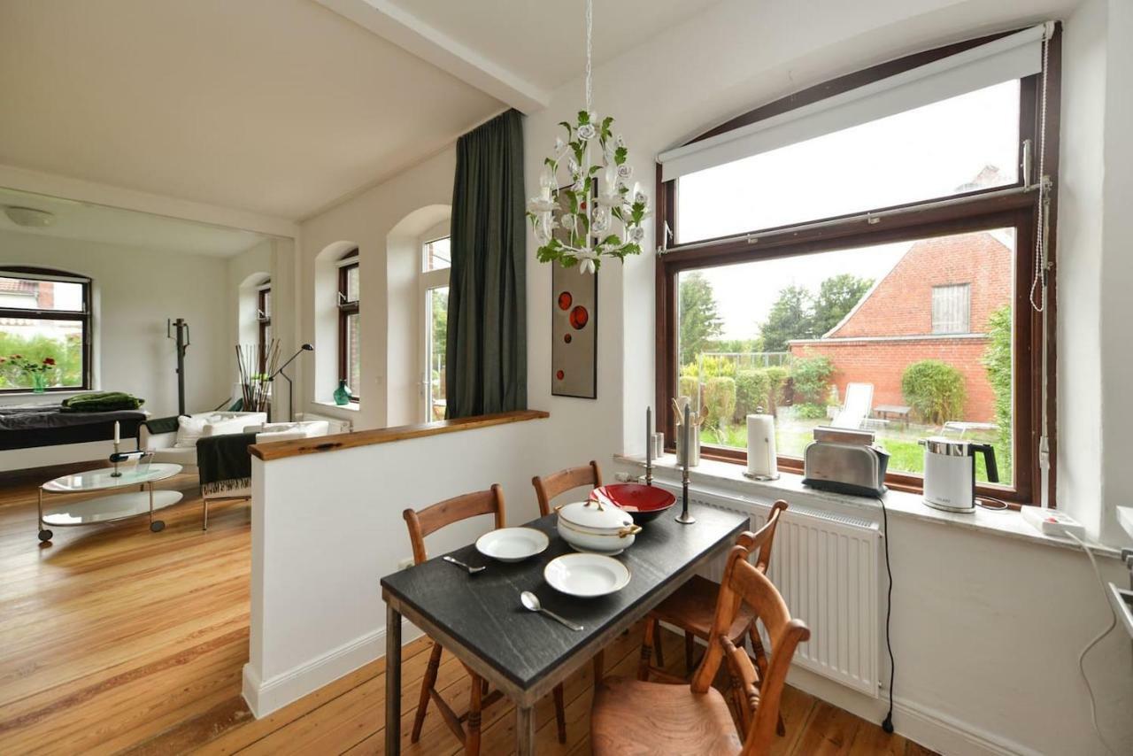 Kanalvilla - Urlaub Am Nord-Ostseekanal - Zwei Ferienwohnungen Im Angebot- Eine Im Dachgeschoss Und Eine Wohnung Mit Garten Sehestedt  Εξωτερικό φωτογραφία